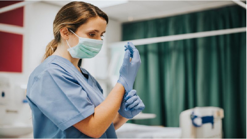 8 Qualities to Look For When Buying Scrub Tops 