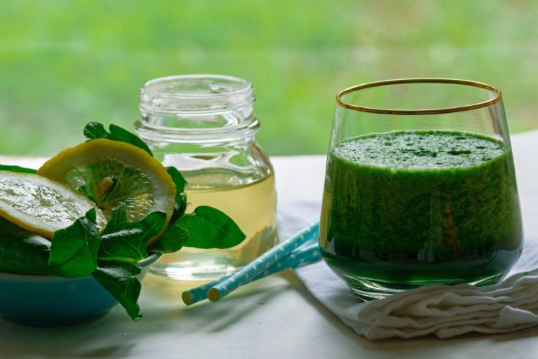 The Green Trio_ Unveiling the Health Benefits of Spinach, Lemon Water, and Broccoli