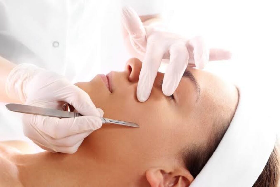 7 Benefits of Getting Dermaplaning After Your Baby Is Born